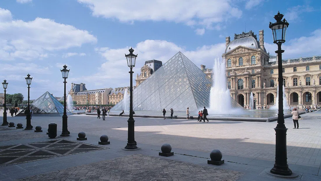 RunRun Tours — Paris sunrise running & sightseeing tour, Paris
