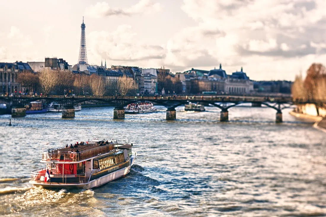 Seine sunrise river cruise (Vedettes de Paris), Paris