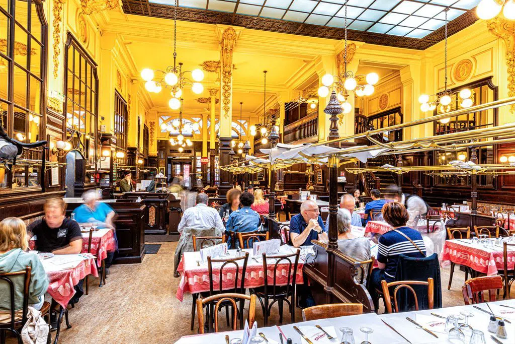 Bouillon Chartier, Paris