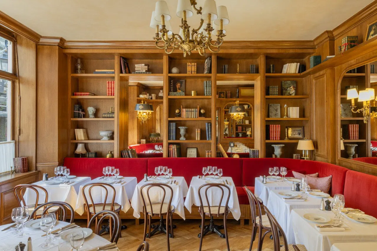 The Paris Restaurants That Outlasted Their Kings