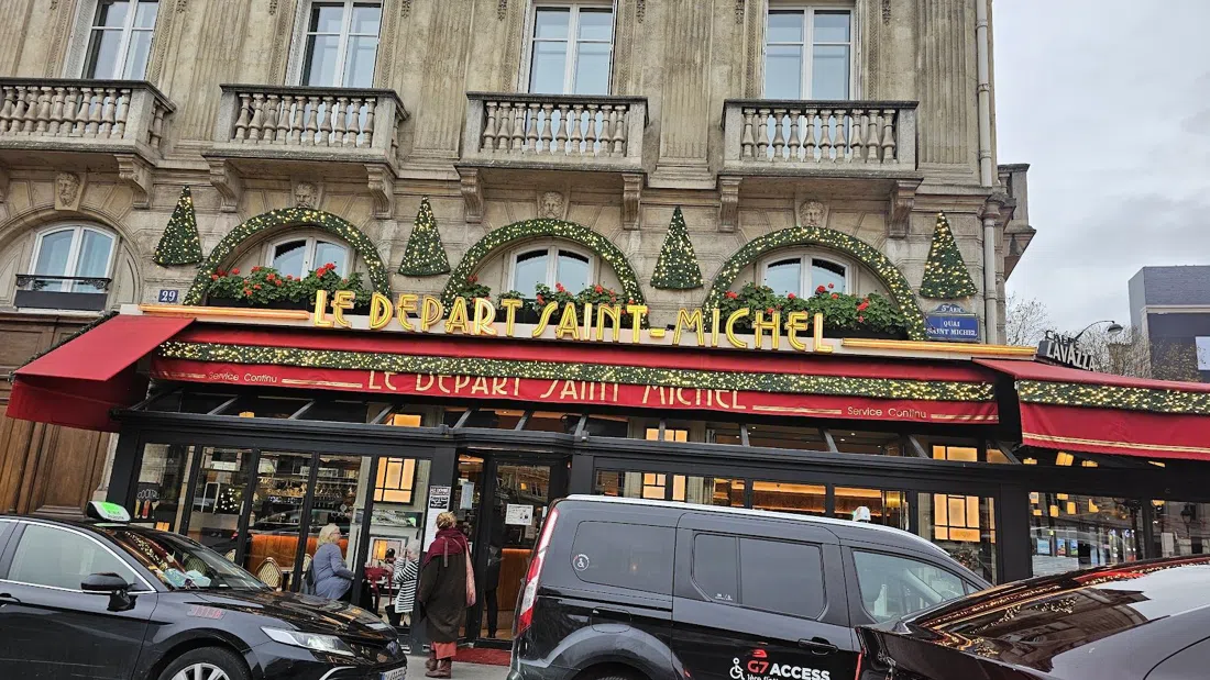 Le Départ Saint-Michel, Paris