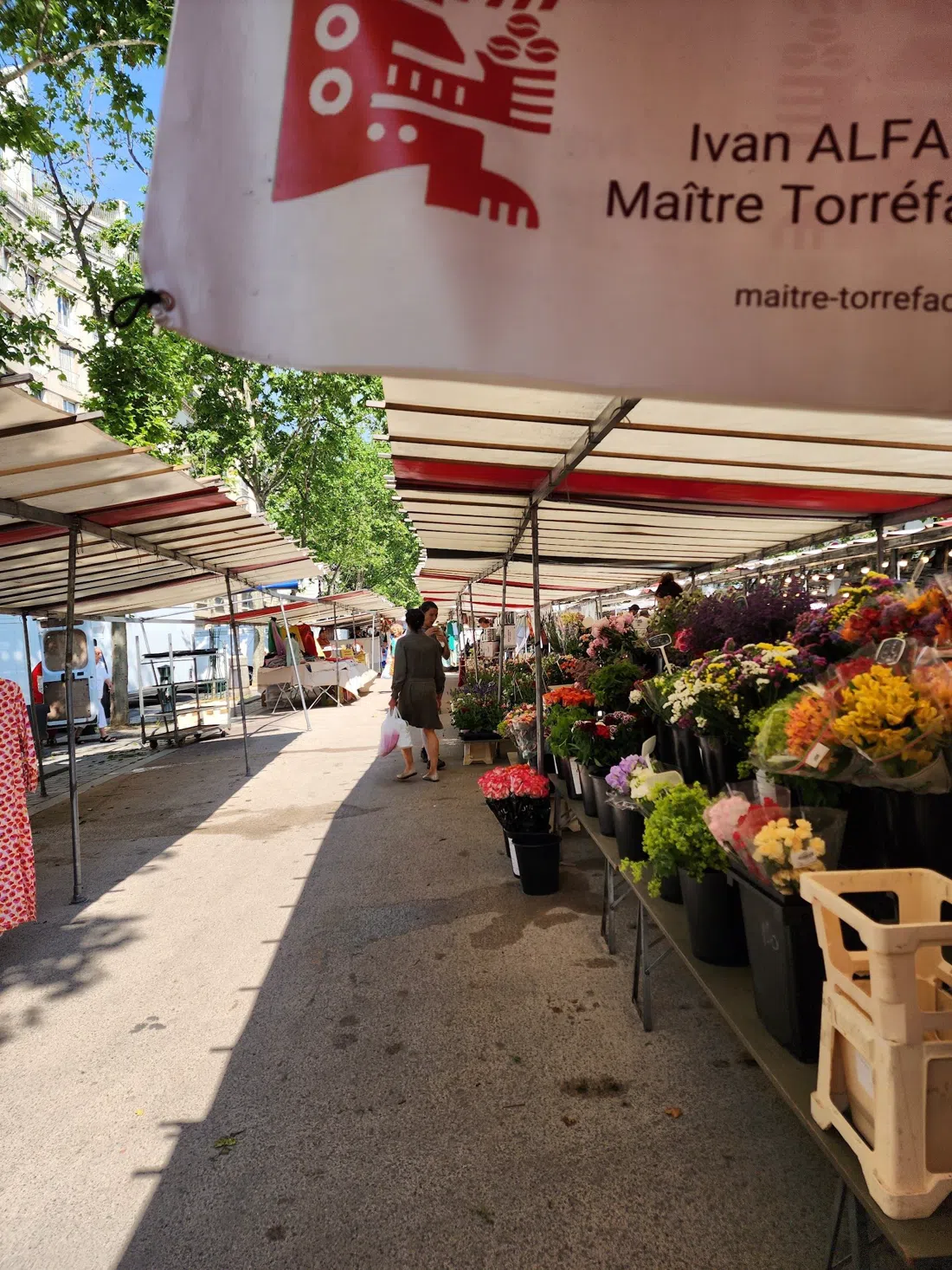 Marché Saxe-Breteuil, Paris